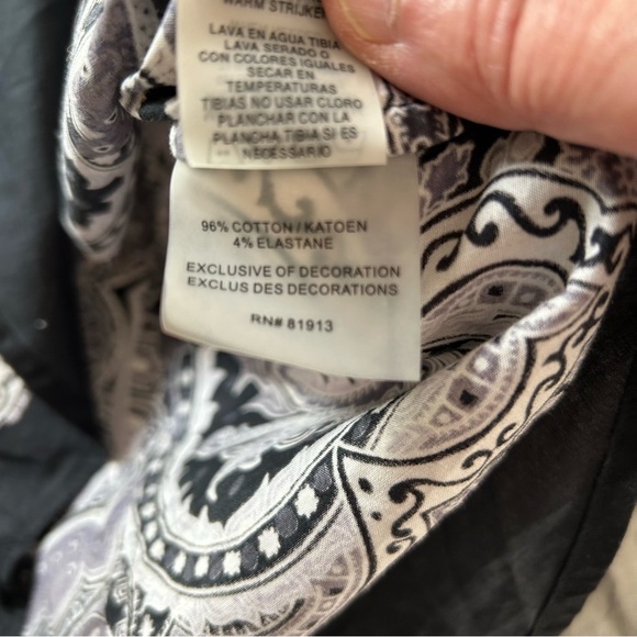 Robert Graham Classic Fit Button Down Blouse. Size Small. - Picture 7 of 10